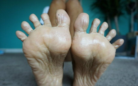 Alasti lekkinud OnlyFans-i pilt Essencesoles