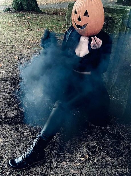 Naken lekkede OnlyFans-bilde av Sassylittlefeet