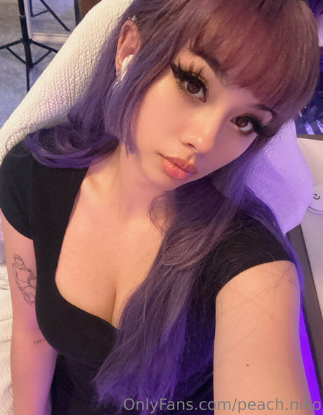 Alasti lekkinud OnlyFans-i pilt Peachniko