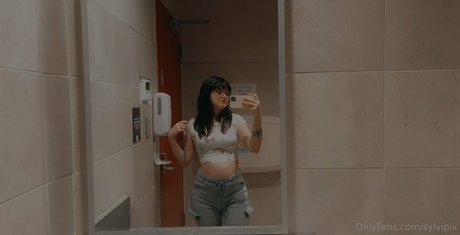 Sylvipix naked leaks OnlyFans pic