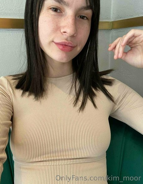 Naken lekkede OnlyFans-bilde av Kim Moor