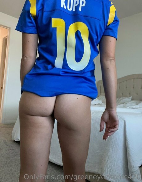 Foto desnuda filtrada de OnlyFans de Greeneyesonme