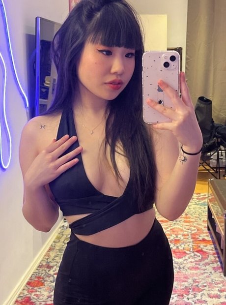 Naken lekkede OnlyFans-bilde av Muffinspice