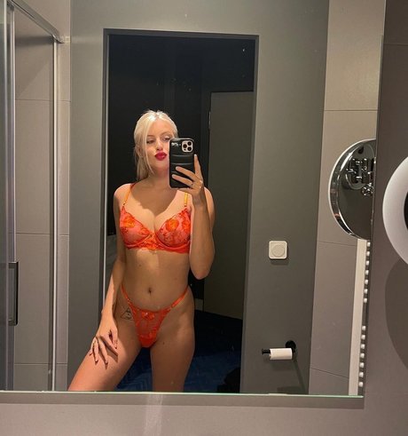 Naakte gelekte OnlyFans-foto van Chloe Verhagen