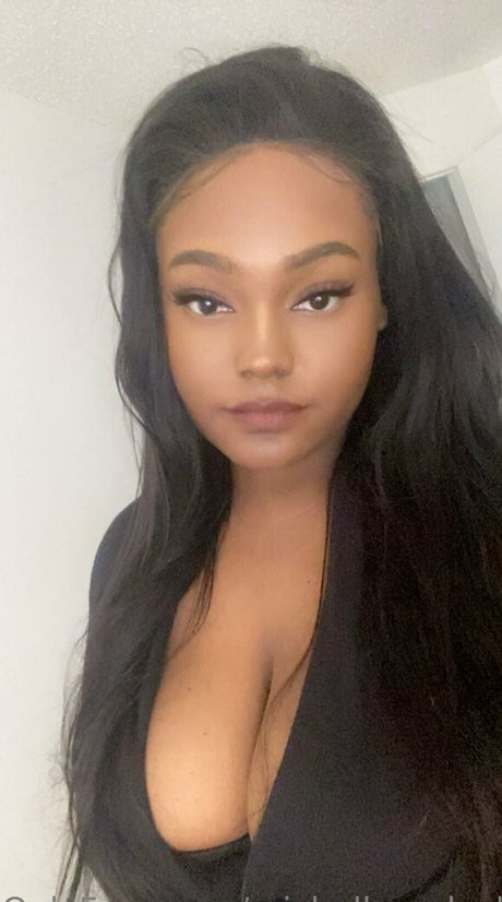 Обнаженная фотография утечки OnlyFans от Mysteriousshelley