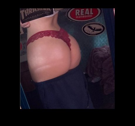 Alasti lekkinud OnlyFans-i pilt Loljrdn