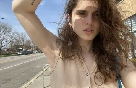 Naken lekkede OnlyFans-bilde av Helmet Girl