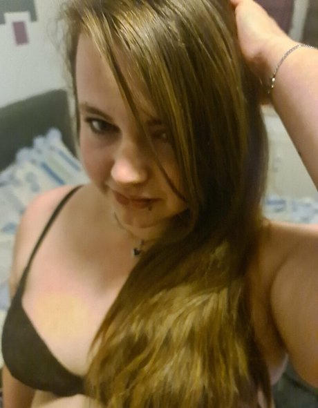 Foto di nudo di fuga di OnlyFans di Crazycurvymelii