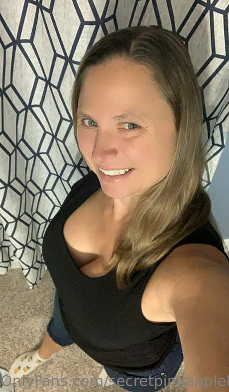 Alasti lekkinud OnlyFans-i pilt Secretpineapplebabe