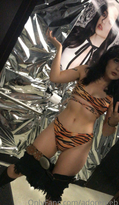 Naken lekkede OnlyFans-bilde av Adoremeb