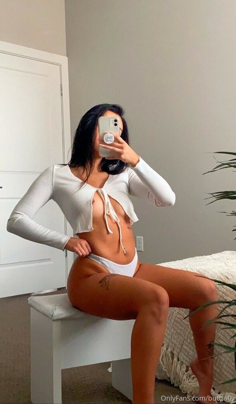 Nahá fotka uniklých OnlyFans od Butterrfli