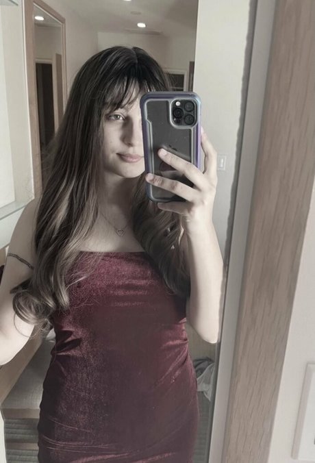 Alasti lekkinud OnlyFans-i pilt Alexhazell