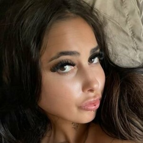 Naken lekkede OnlyFans-bilde av Sweeetestsel