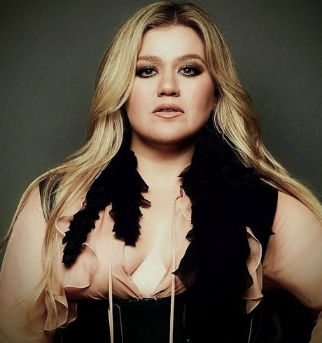 Naakte gelekte OnlyFans-foto van Kelly Clarkson