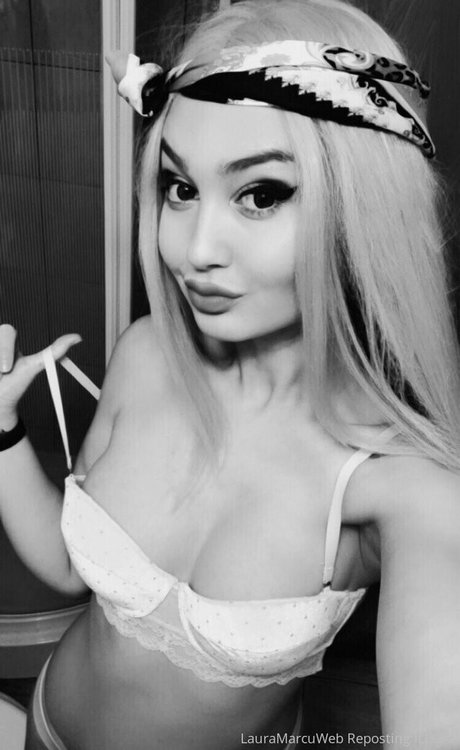 Naken lekkede OnlyFans-bilde av Lauramarcuwebfree