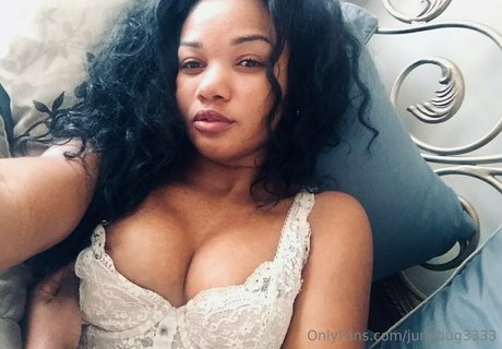 Junebug3333 naked leaks OnlyFans pic