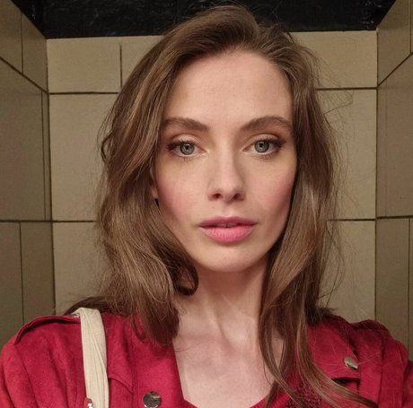 Обнаженная фотография утечки OnlyFans от Juliet Searle