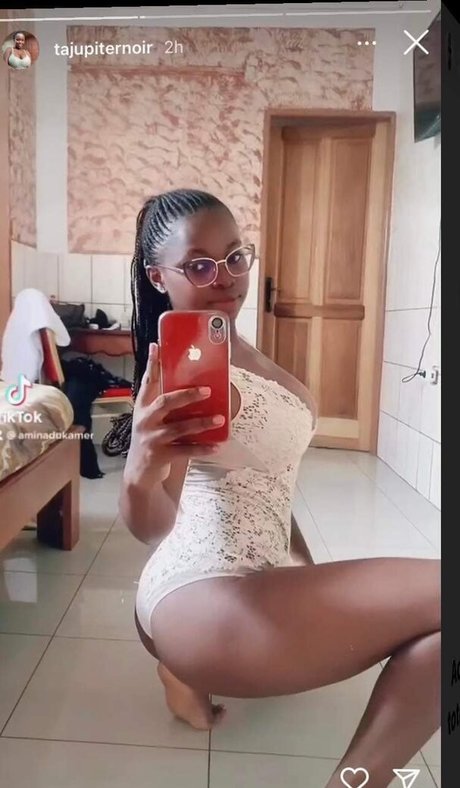 Naakte gelekte OnlyFans-foto van Tajupiternoir