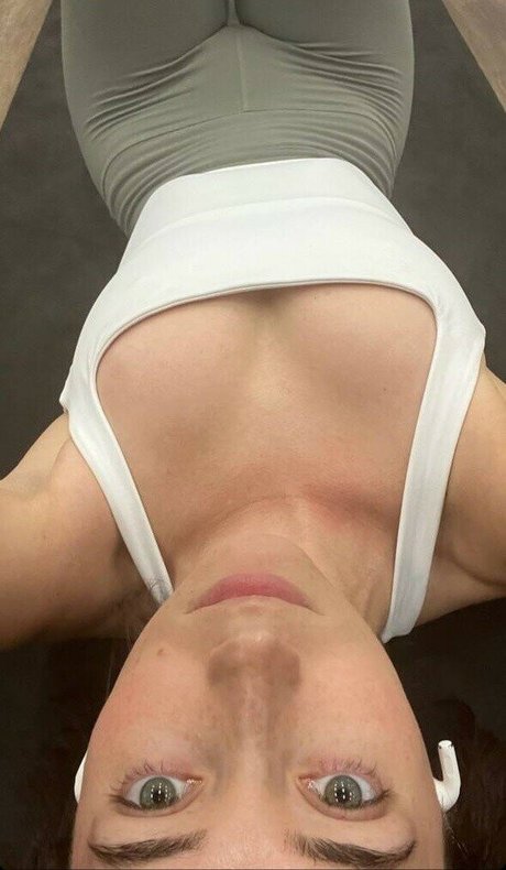 Alasti lekkinud OnlyFans-i pilt Kira Schmitt