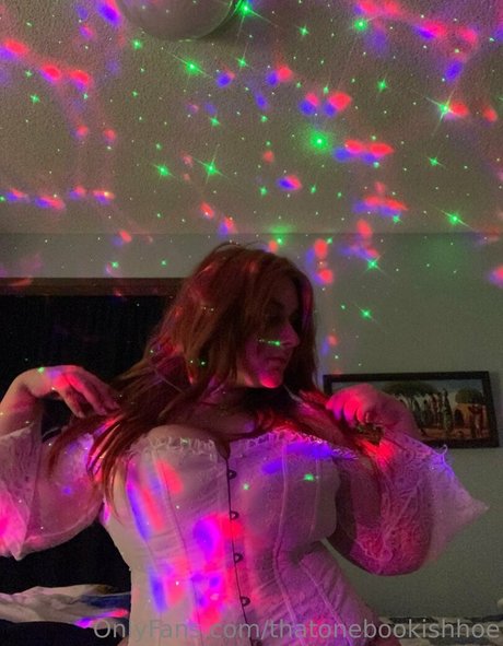 Nahá fotka uniklých OnlyFans od Thebookishhoe