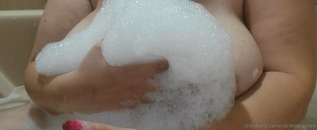 OnlyFans-model Domiemomie