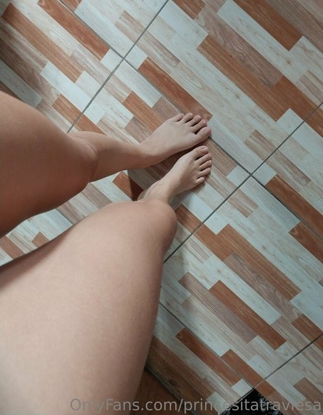 Naken lekkede OnlyFans-bilde av Princesitatraviesa