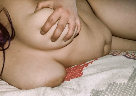 Обнаженная фотография утечки OnlyFans от Growingmali