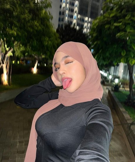 Naakte gelekte OnlyFans-foto van Oklinfia