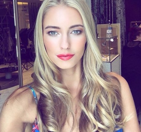 Naken lekkede OnlyFans-bilde av Amy Neville