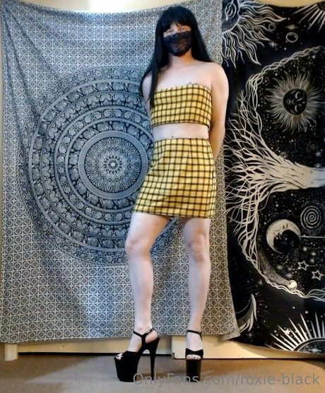 Naken lekkede OnlyFans-bilde av Roxieblack