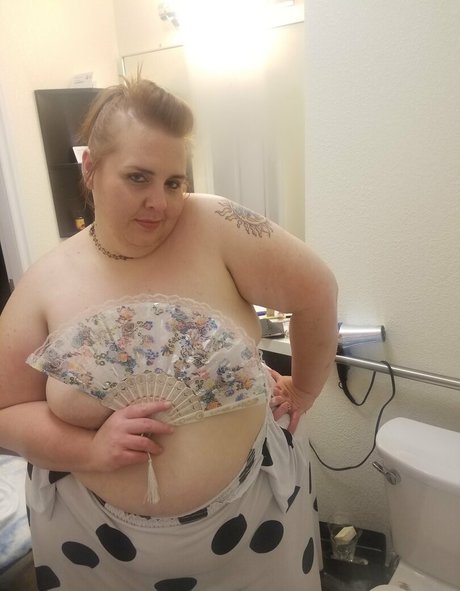 Alasti lekkinud OnlyFans-i pilt Bbw4red20