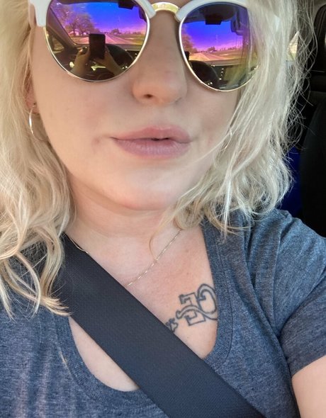 OnlyFans-model Mommithiccc