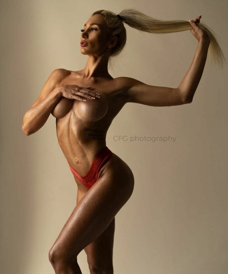 Обнаженная фотография утечки OnlyFans от Elfinavip