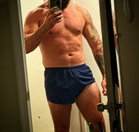 Nacktes geleaktes OnlyFans-Foto von Thecavemanxxx