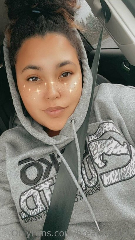 Nahá fotka uniklých OnlyFans od Breahbear33