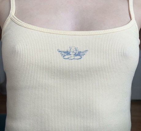 Alasti lekkinud OnlyFans-i pilt Littlemommygfwithtinymilkers