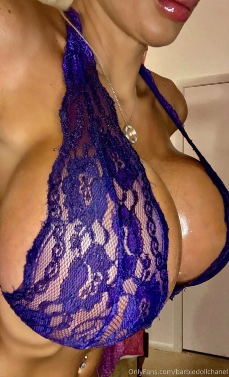 Naken lekkede OnlyFans-bilde av Barbiedollchanel