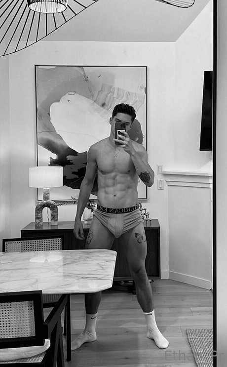 Nacktes geleaktes OnlyFans-Foto von Ethanpr