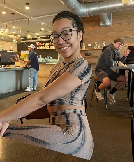 Photo nue de fuite OnlyFans de Caileneasely