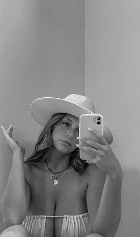 Nahá fotka uniklých OnlyFans od Itsabbeywilsonn