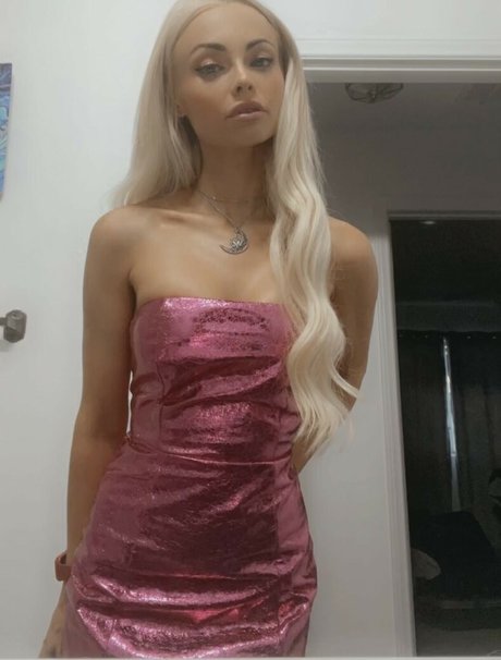 Naken lekkede OnlyFans-bilde av Katja Glieson