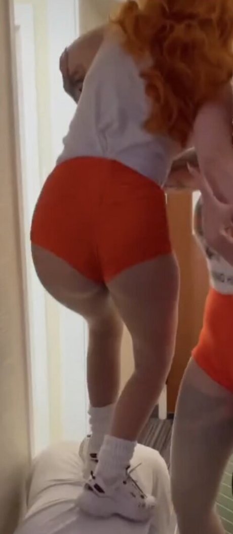 Naken lekkede OnlyFans-bilde av Honeyrabbiit