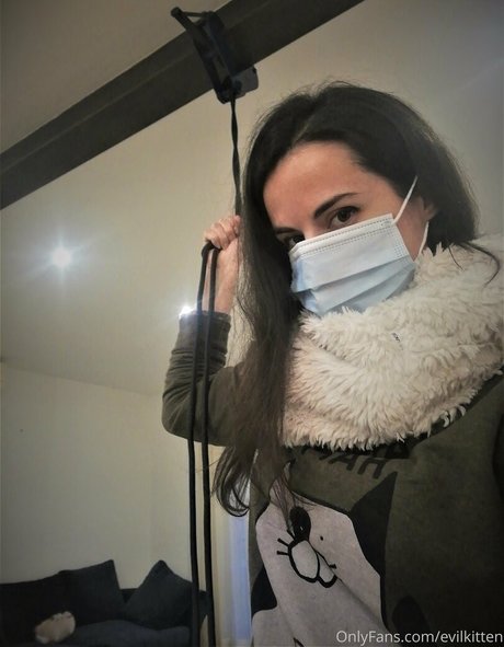 Naken lekkede OnlyFans-bilde av Evilkitten