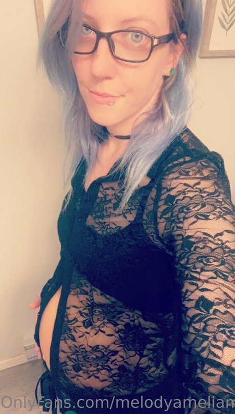 Nacktes geleaktes OnlyFans-Foto von Melodyameliam