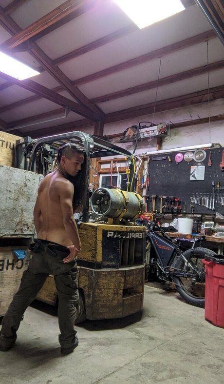 Обнаженная фотография утечки OnlyFans от Kinkyninjawolf