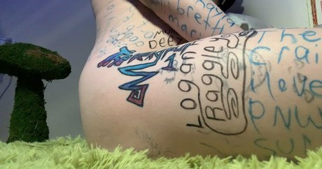 Teasinglytrashed naked leaks OnlyFans pic