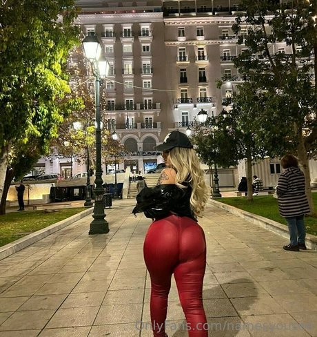 Обнаженная фотография утечки OnlyFans от Namesyousee