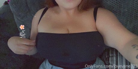 Alasti lekkinud OnlyFans-i pilt Lovevane323