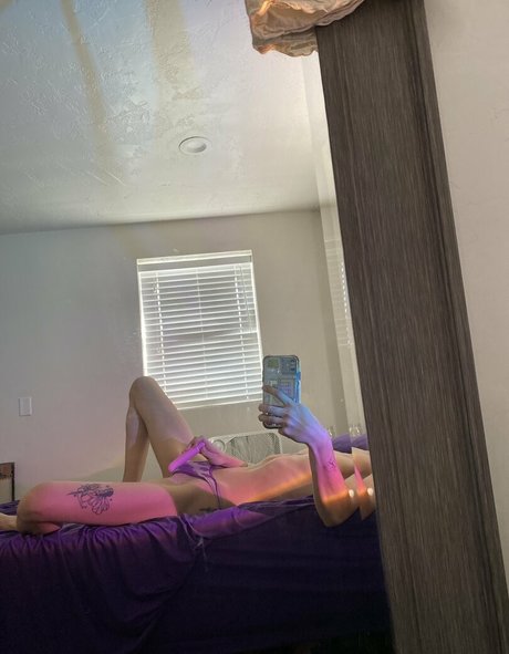 Alasti lekkinud OnlyFans-i pilt Powerfulclit