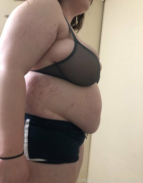 Alasti lekkinud OnlyFans-i pilt Garnetuniverse12